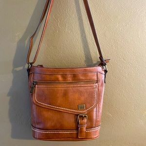 AMHERST CROSSBODY BAG
